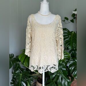 🛍️ Adiva beautiful crocheted top with cotton lining excellent condition.